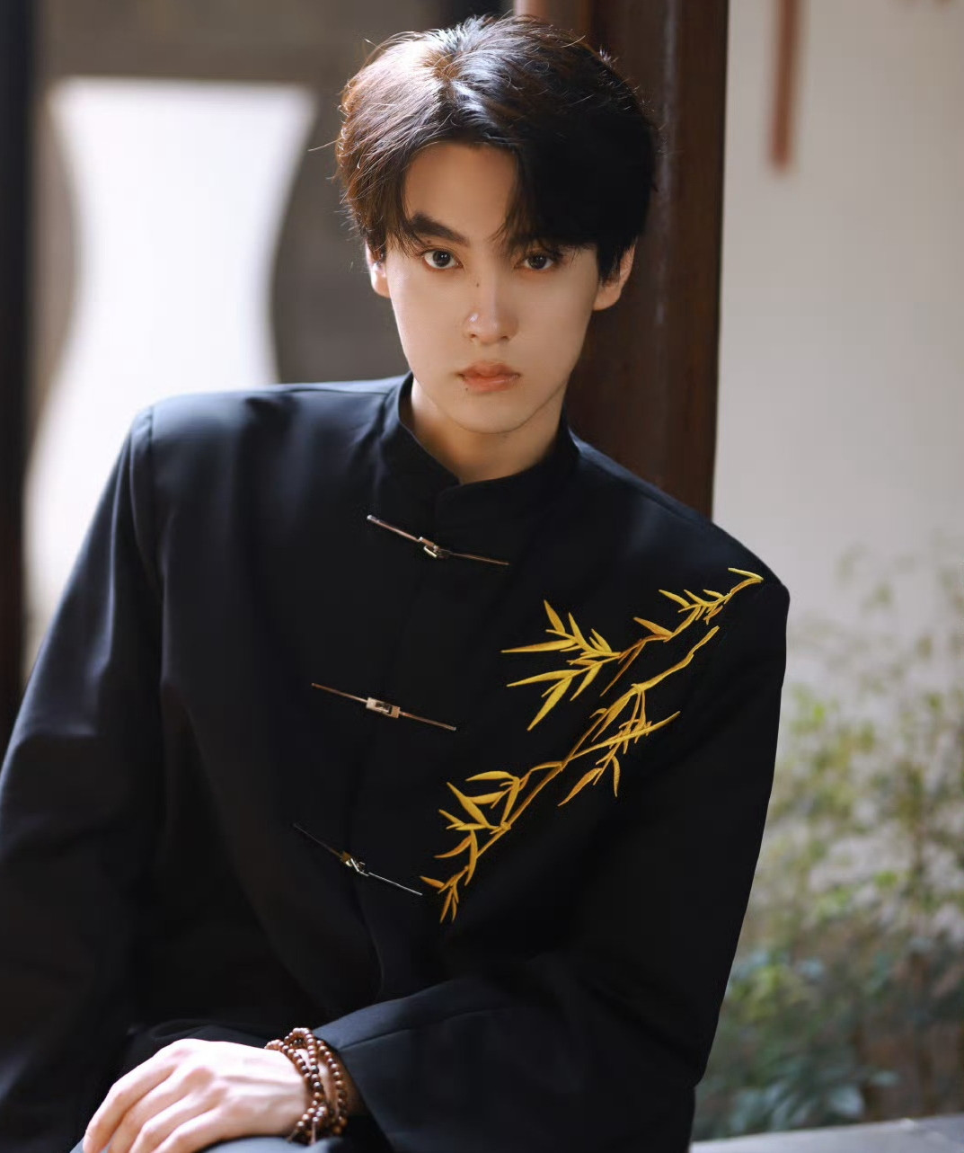 Ngày 8/7, một mình Điền Hủ Ninh chiếm 15/20 chủ đề nóng nhất MXH Weibo do những tin tức liên quan tới tình ái.