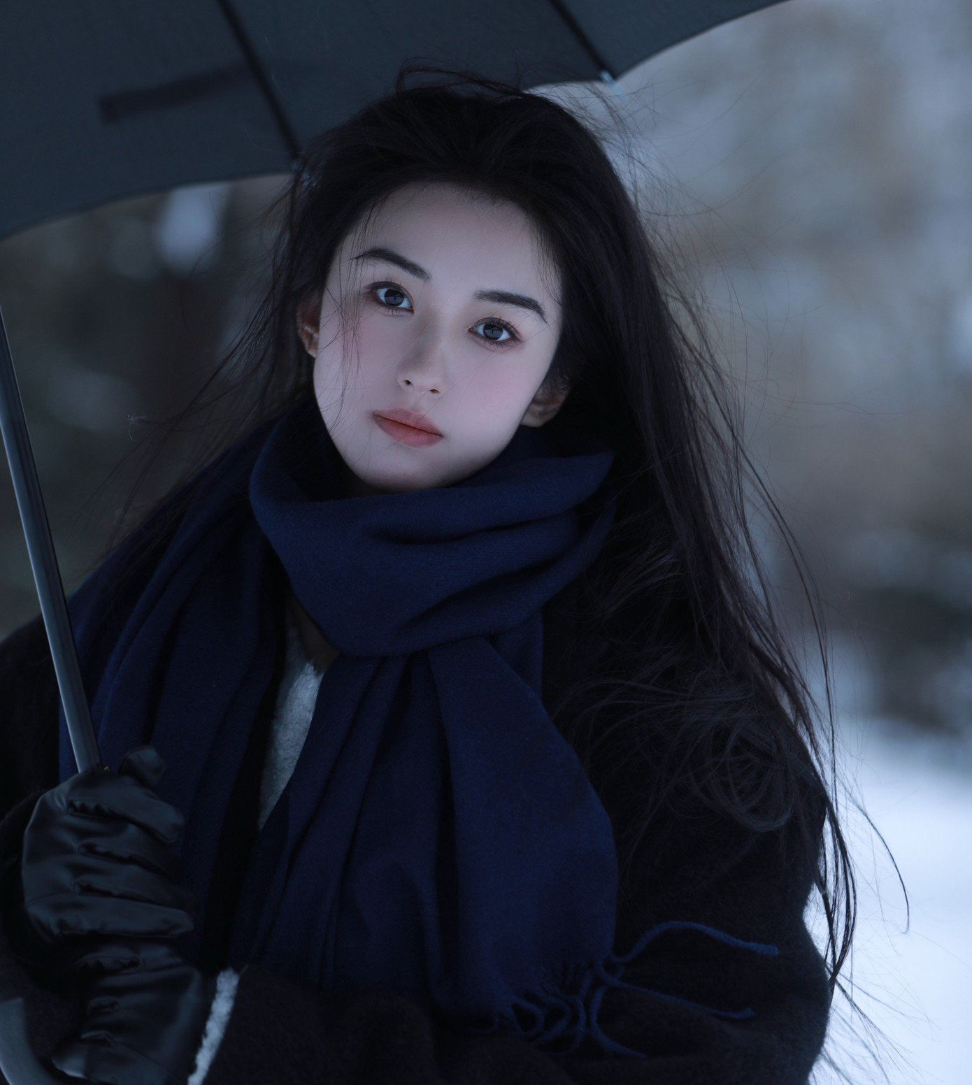 Năm đầu tiên, Vương Tử Thuần không đạt thành tích tốt. Năm 2020, cô đỗ Học viện Điện ảnh Bắc Kinh với điểm nghệ thuật đứng thứ 5 toàn quốc. Vương Tử Thuần là bạn học của Trương Tử Phong, Yên Hủ Gia và Hạ Mộng. Nhờ sở hữu chiều cao 1,73 m, vóc dáng cân đối, Vương Tử Thuần được mệnh danh là hoa khôi của học viện. Nữ diễn viên không có nhiều kinh nghiệm diễn xuất, Tiểu Long Nữ là vai diễn đầu tay quan trọng của Vương Tử Thuần. Năm đầu tiên, Vương Tử Thuần không đạt thành tích tốt. Năm 2020, cô đỗ Học viện Điện ảnh Bắc Kinh với điểm nghệ thuật đứng thứ 5 toàn quốc. Vương Tử Thuần là bạn học của Trương Tử Phong, Yên Hủ Gia và Hạ Mộng. Nhờ sở hữu chiều cao 1,73 m, vóc dáng cân đối, Vương Tử Thuần được mệnh danh là hoa khôi của học viện. Nữ diễn viên không có nhiều kinh nghiệm diễn xuất, Tiểu Long Nữ là vai diễn đầu tay quan trọng của Vương Tử Thuần.