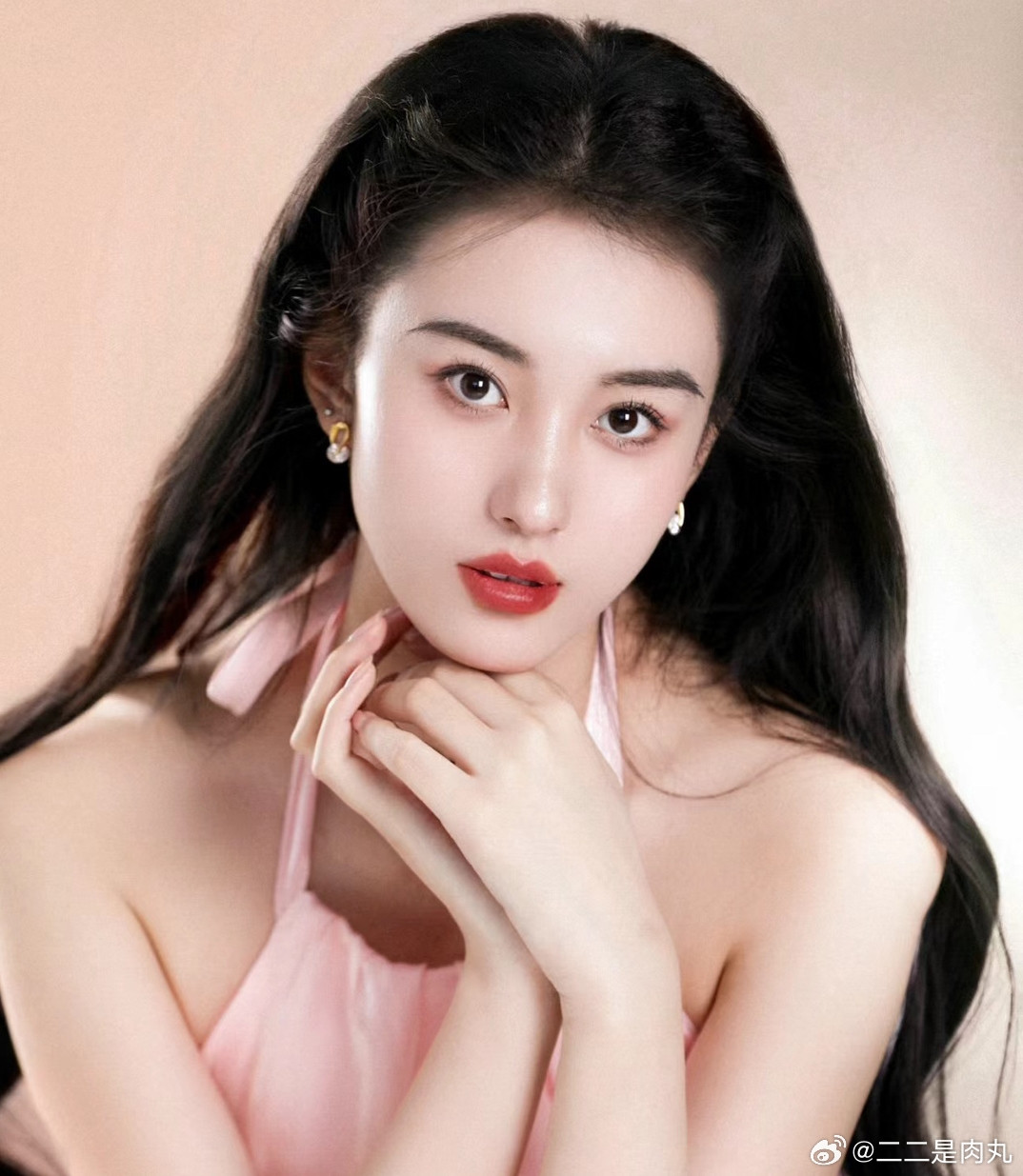 Ngay từ khi còn nhỏ Vương Tử Thuần đã mong muốn trở thành diễn viên. Khi học cấp ba, bên cạnh việc học văn hóa, cô còn tham gia các lớp đào tạo diễn xuất, để chuẩn bị thi vào các trường nghệ thuật. Ngay từ khi còn nhỏ Vương Tử Thuần đã mong muốn trở thành diễn viên. Khi học cấp ba, bên cạnh việc học văn hóa, cô còn tham gia các lớp đào tạo diễn xuất, để chuẩn bị thi vào các trường nghệ thuật.