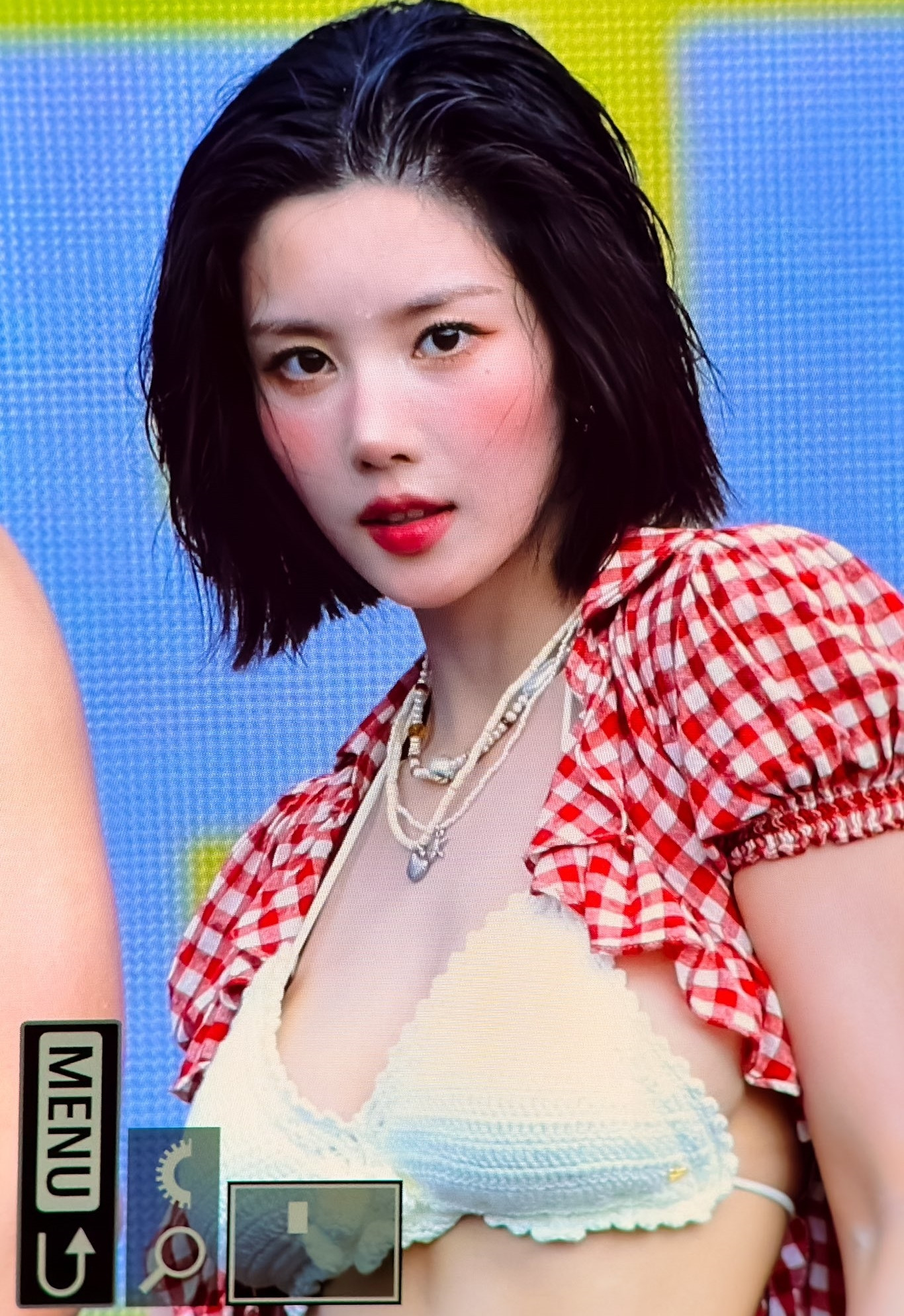 Nhiều người ủng hộ nữ Kwon Eun Bi, cho rằng trang phục của cô phù hợp với không khí và chủ đề của lễ hội. Nữ ca sĩ thể hiện sự tươi tắn, tự tin, mặc đồ gợi cảm nhưng không tạo cảm giác rẻ tiền. Nhiều người ủng hộ nữ Kwon Eun Bi, cho rằng trang phục của cô phù hợp với không khí và chủ đề của lễ hội. Nữ ca sĩ thể hiện sự tươi tắn, tự tin, mặc đồ gợi cảm nhưng không tạo cảm giác rẻ tiền.