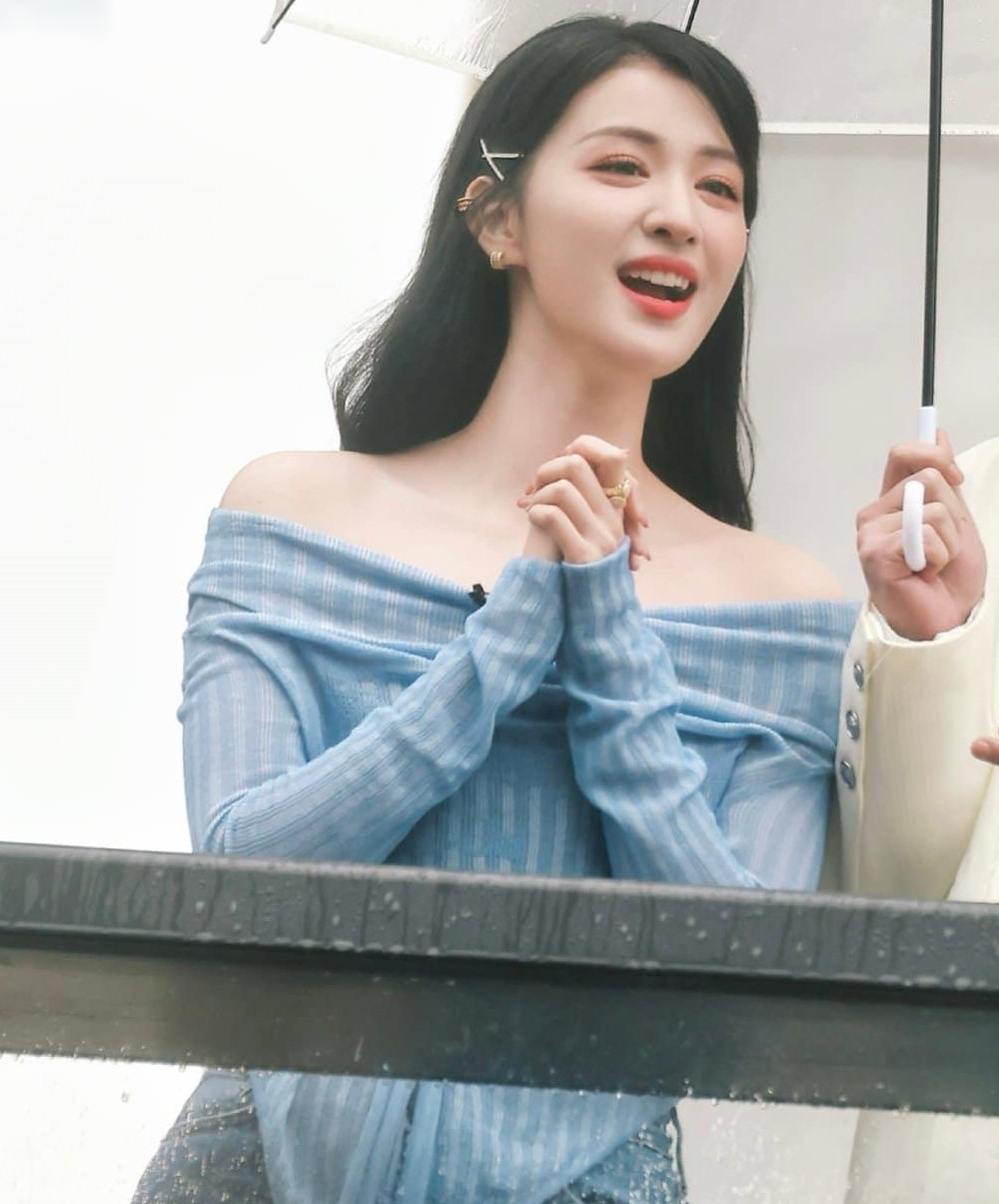 Sắp tới, Vương Sở Nhiên gặp lại khán giả trong dự án Phong ảnh nhiên mai hương, đóng cặp với nam diễn viên Lý Hoành Nghị. Trong phim, nữ diễn viên thể hiện vai sát thủ lạnh lùng với khả năng võ thuật tuyệt đỉnh.