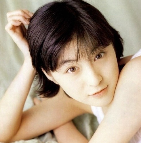 Hirosue Ryoko đánh mất hình tượng ngây thơ, trong sáng trong lòng khán giả vì đời tư bê bối.