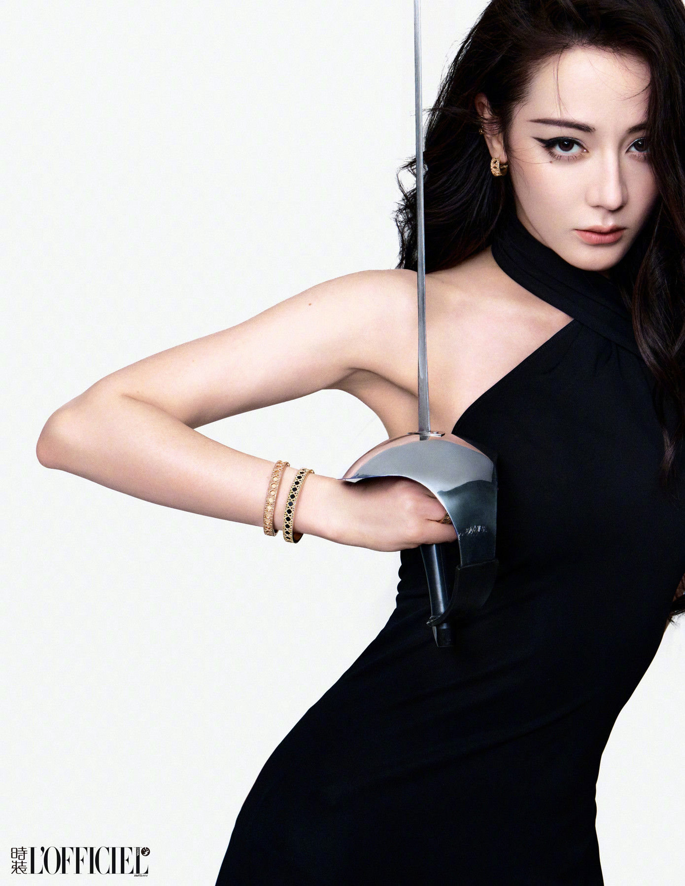 Mặt khác, dự án Đội bóng nữ Thiếu Lâm nhận được sự quan tâm từ công chúng. Yếu tố đầu tiên là danh tiếng của Châu Tinh Trì thu hút người xem. Tác phẩm người đóng gần nhất mà vua hài Hong Kong thực hiện là Tân Vua hài kịch từ năm 2019. Vì vậy, khán giả mong chờ tác phẩm mới của Châu Tinh Trì. Bên cạnh đó, phim Đội bóng Thiếu Lâm (2001) từng đoạt 9 giải thưởng lớn tại Hong Kong, trong đó có Phim xuất sắc nhất và Ảnh đế dành cho Châu Tinh Trì. Vì vậy, phiên bản nữ của đội bóng cũng gây hứng thú cho người xem. Mặt khác, dự án Đội bóng nữ Thiếu Lâm nhận được sự quan tâm từ công chúng. Yếu tố đầu tiên là danh tiếng của Châu Tinh Trì thu hút người xem. Tác phẩm người đóng gần nhất mà vua hài Hong Kong thực hiện là Tân Vua hài kịch từ năm 2019. Vì vậy, khán giả mong chờ tác phẩm mới của Châu Tinh Trì. Bên cạnh đó, phim Đội bóng Thiếu Lâm (2001) từng đoạt 9 giải thưởng lớn tại Hong Kong, trong đó có Phim xuất sắc nhất và Ảnh đế dành cho Châu Tinh Trì. Vì vậy, phiên bản nữ của đội bóng cũng gây hứng thú cho người xem.