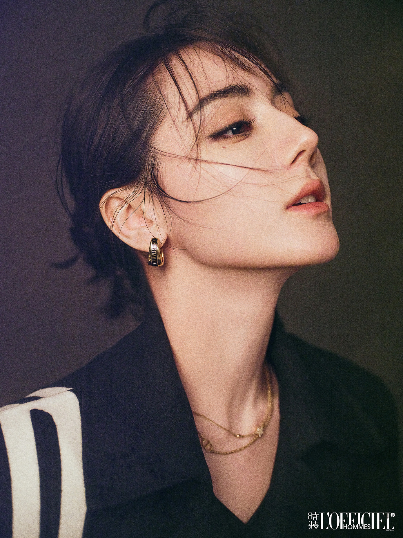 Theo Sohu, nếu Nhiệt Ba được đóng chính trong phim của vua hài Hong Kong Châu Tinh Trì, đây là cơ hội lớn với nữ diễn viên và là bước tiến lớn trong sự nghiệp của cô. Trước đó, Địch Lệ Nhiệt Ba chỉ có tài nguyên trong mảng phim truyền hình. Bộ phim điện ảnh gần nhất của người đẹp là 21 Carat đã phát hành 7 năm trước. Theo Sohu, nếu Nhiệt Ba được đóng chính trong phim của vua hài Hong Kong Châu Tinh Trì, đây là cơ hội lớn với nữ diễn viên và là bước tiến lớn trong sự nghiệp của cô. Trước đó, Địch Lệ Nhiệt Ba chỉ có tài nguyên trong mảng phim truyền hình. Bộ phim điện ảnh gần nhất của người đẹp là 21 Carat đã phát hành 7 năm trước.