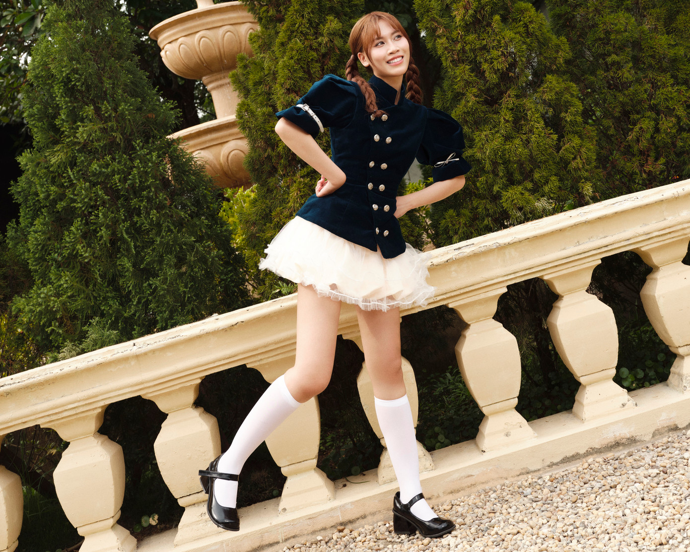 Haley tự mình sáng tác, thể hiện tài năng đa dạng. Haley tự mình sáng tác, thể hiện tài năng đa dạng.