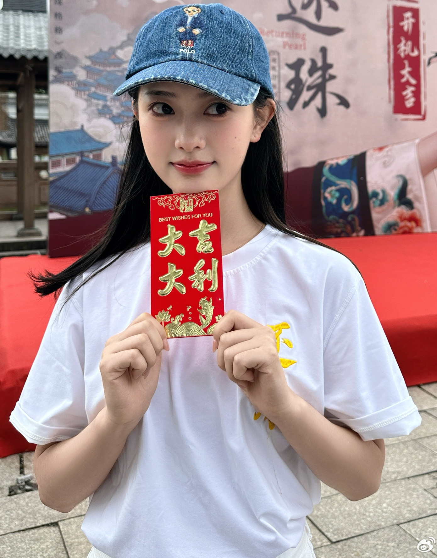 Bên cạnh đó, vai diễn Hạ Tử Vy của Từ Viện Ngật Na cũng nhận được sự quan tâm của khán giả. Từ Viện Ngật Na sinh năm 2002, tốt nghiệp Học viện Điện ảnh thuộc Đại học Thượng Hải. Từ Viện Ngật Na không có kinh nghiệm diễn xuất, cô chỉ tham gia một số show giải trí về diễn xuất của đài truyền hình Hồ Nam. Bên cạnh đó, vai diễn Hạ Tử Vy của Từ Viện Ngật Na cũng nhận được sự quan tâm của khán giả. Từ Viện Ngật Na sinh năm 2002, tốt nghiệp Học viện Điện ảnh thuộc Đại học Thượng Hải. Từ Viện Ngật Na không có kinh nghiệm diễn xuất, cô chỉ tham gia một số show giải trí về diễn xuất của đài truyền hình Hồ Nam.