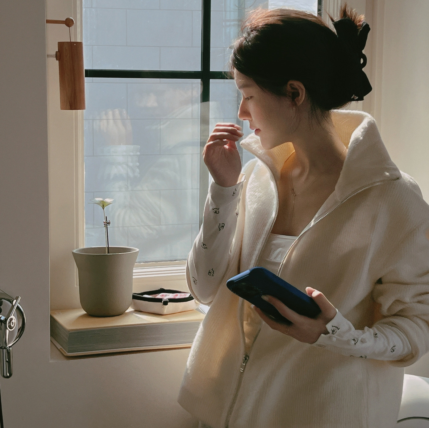 Triệu Lộ Tư đang trong tình huống khó khăn. Triệu Lộ Tư đang trong tình huống khó khăn.