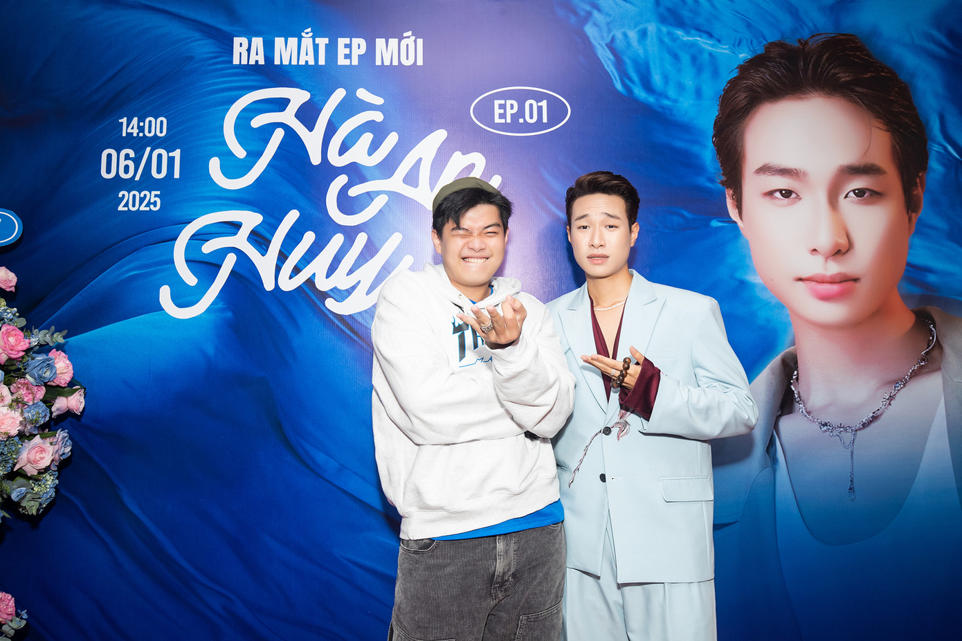 Trí Thức Vietnam Idol tới chúc mừng bạn có thêm bước tiến trong sự nghiệp.