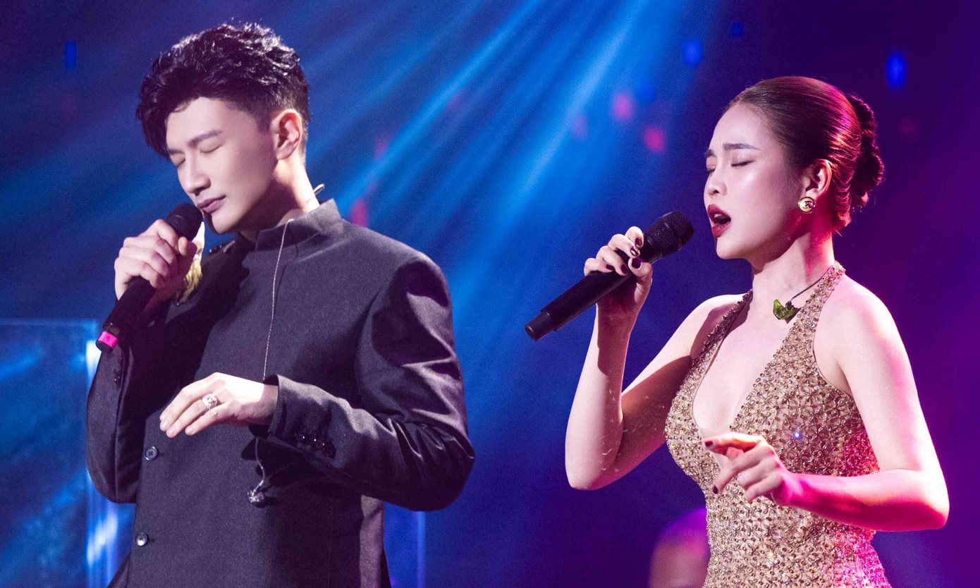 Dược sĩ Tiến tổ chức live show đầu tiên trong sự nghiệp, với khách mời là những ca sĩ tài năng.