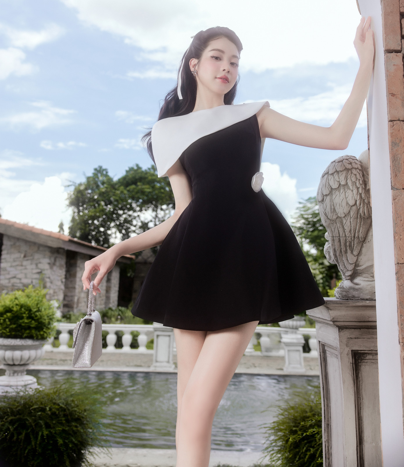 Hoa hậu Thanh Thủy trong loạt thiết kế tôn vinh thập kỷ thanh lịch Hoa hậu Thanh Thủy trong loạt thiết kế tôn vinh thập kỷ thanh lịch