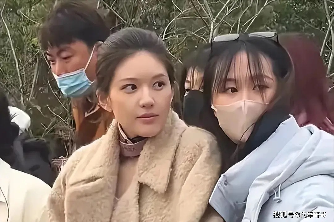 Triệu Lộ Tư sụt cân chỉ còn khoảng 38 kg. Triệu Lộ Tư sụt cân chỉ còn khoảng 38 kg.