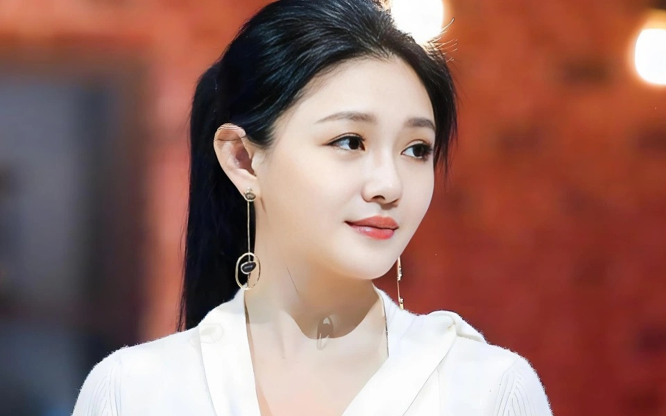 Từ Hy Viên đã mất gần một tháng vẫn chưa được chôn cất. Từ Hy Viên đã mất gần một tháng vẫn chưa được chôn cất.