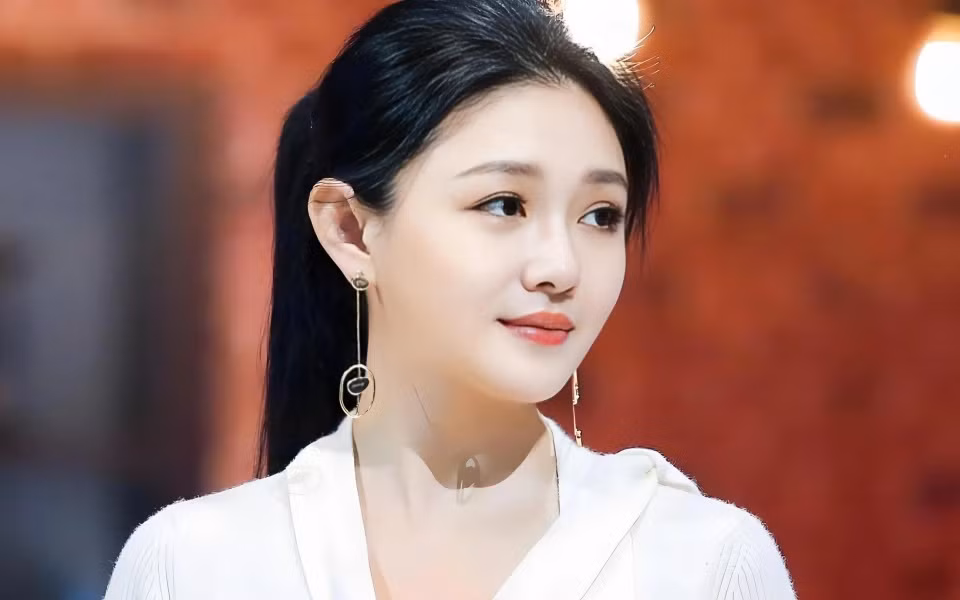 Từ Hy Viên đã mất gần một tháng vẫn chưa được chôn cất.