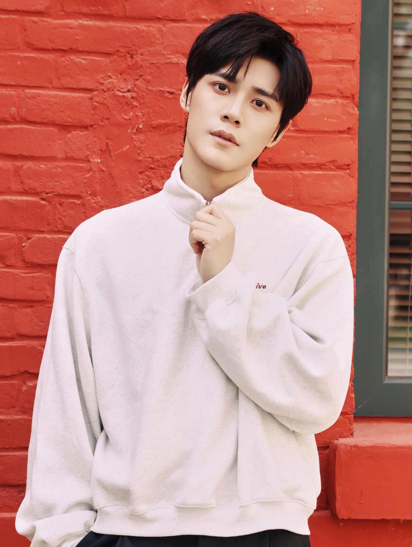 Nam diễn viên Viên Tử Minh sinh năm 2001 đảm nhận vai Phúc Nhĩ Khang. Viên Tử Minh từng tham gia nhiều phim ngắn chiếu mạng, tuy nhiên chưa bật lên thành ngôi sao. Vì vậy, Hoàn Châu 2025 là cơ hội để tài tử thể hiện kinh nghiệm diễn xuất. Nam diễn viên Viên Tử Minh sinh năm 2001 đảm nhận vai Phúc Nhĩ Khang. Viên Tử Minh từng tham gia nhiều phim ngắn chiếu mạng, tuy nhiên chưa bật lên thành ngôi sao. Vì vậy, Hoàn Châu 2025 là cơ hội để tài tử thể hiện kinh nghiệm diễn xuất.