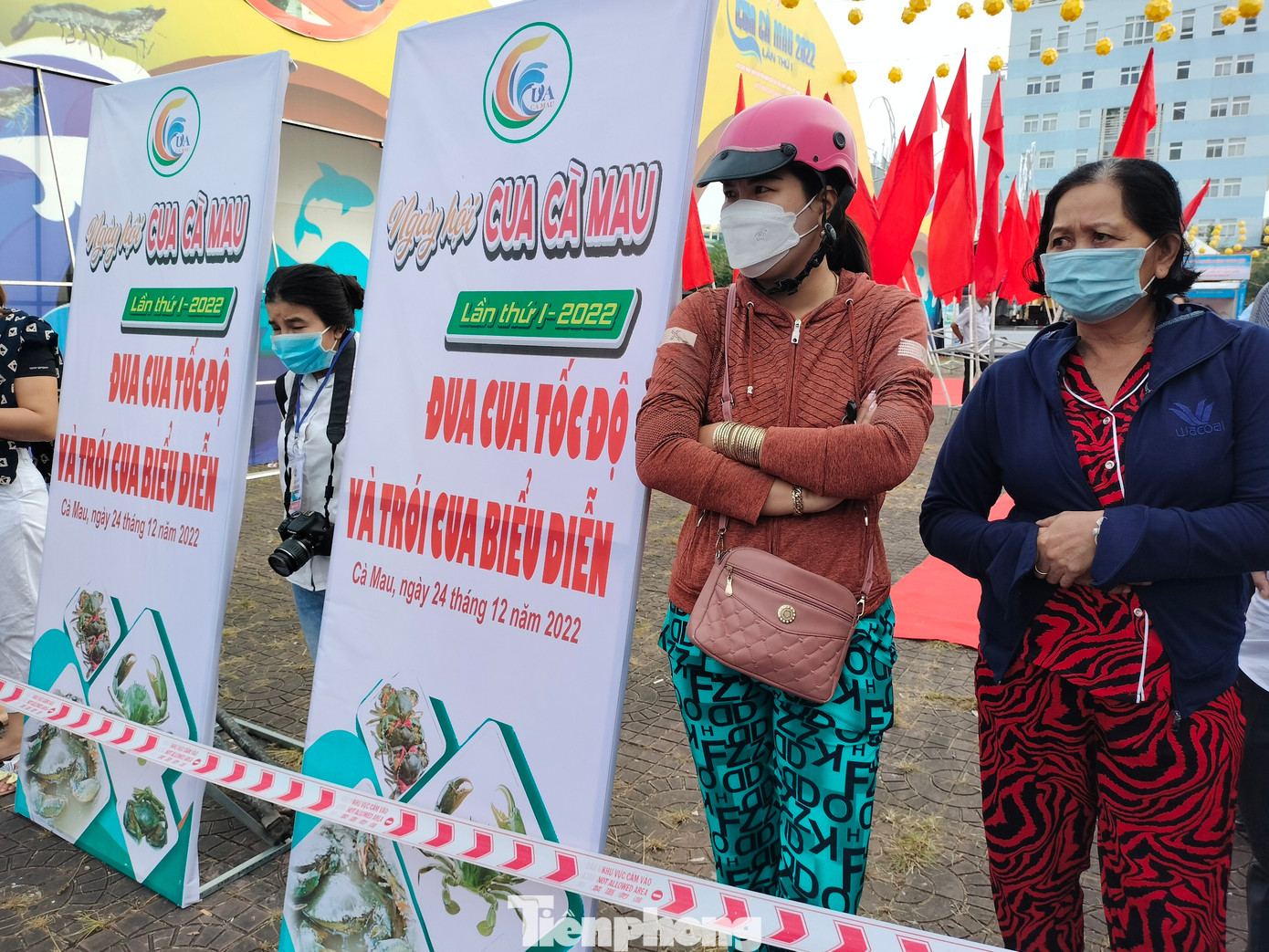 Chị Nguyễn Thuỳ Châu, một trong số khán giả tại Cà Mau đứng bên đường cổ vũ đua cua cho biết: “Đây là lần đầu tiên tôi được chứng kiến một trò chơi dân gian đua cua mới lạ, hấp dẫn mang đậm đặc trưng của vùng đất Cà Mau. Tôi thấy vui quá trời!".