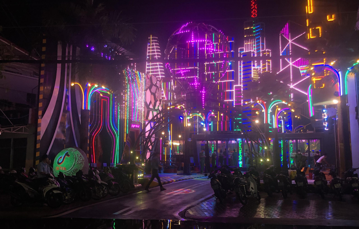 Công an kiểm tra cơ sở giải trí ở phường 5, TP.Cà Mau phát hiện trên 100 đối tượng đang sử dụng trái phép ma túy.