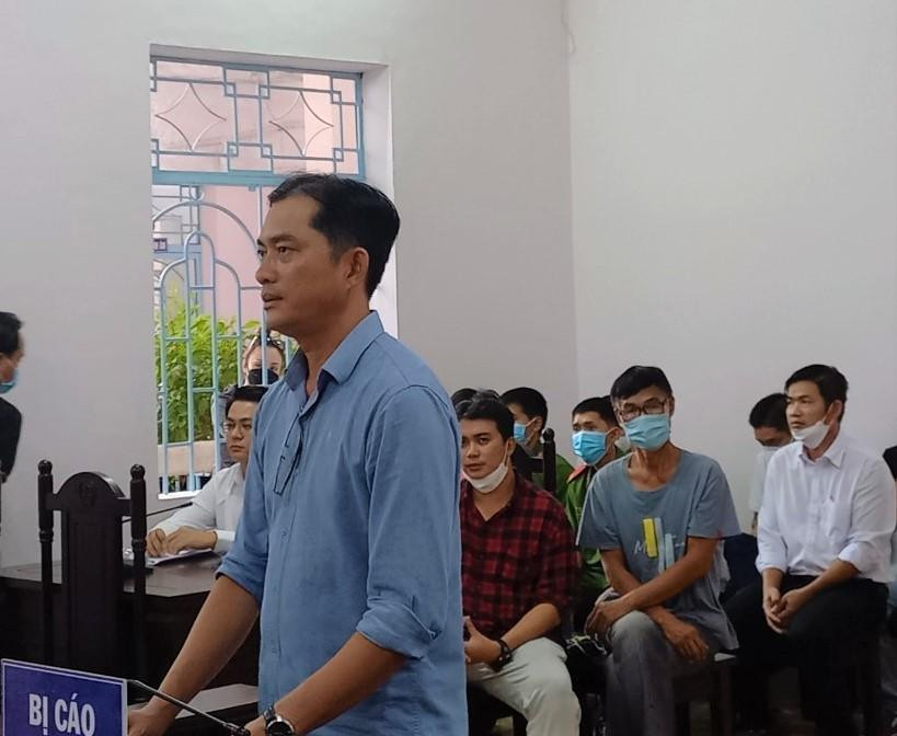 Bị cáo Huỳnh Trung Hiếu tại phiên toà sơ thẩm. Bị cáo Huỳnh Trung Hiếu tại phiên toà sơ thẩm.