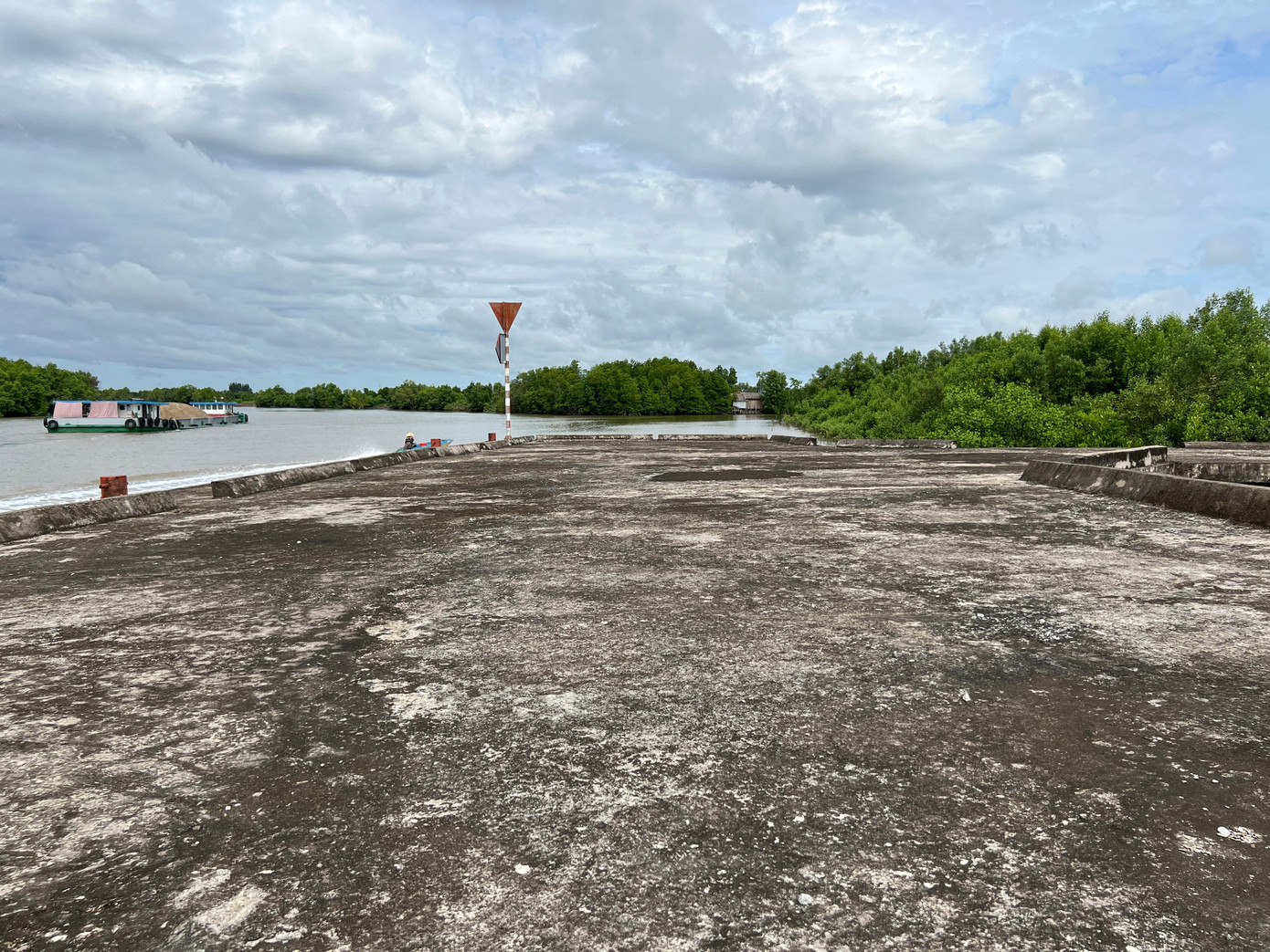 Cuối năm 2017, khu vực "ngân hàng đất" sau khi thực hiện thu hồi, giải phóng mặt bằng đã bàn giao về Sở Nông nghiệp và Phát triển nông thôn (NN&PTNT) tỉnh Cà Mau quản lý. Đến tháng 8/2018, "ngân hàng đất" hoàn thành các hạng mục công trình, với tổng kinh phí trên 26 tỷ đồng. Cuối năm 2017, khu vực "ngân hàng đất" sau khi thực hiện thu hồi, giải phóng mặt bằng đã bàn giao về Sở Nông nghiệp và Phát triển nông thôn (NN&PTNT) tỉnh Cà Mau quản lý. Đến tháng 8/2018, "ngân hàng đất" hoàn thành các hạng mục công trình, với tổng kinh phí trên 26 tỷ đồng.