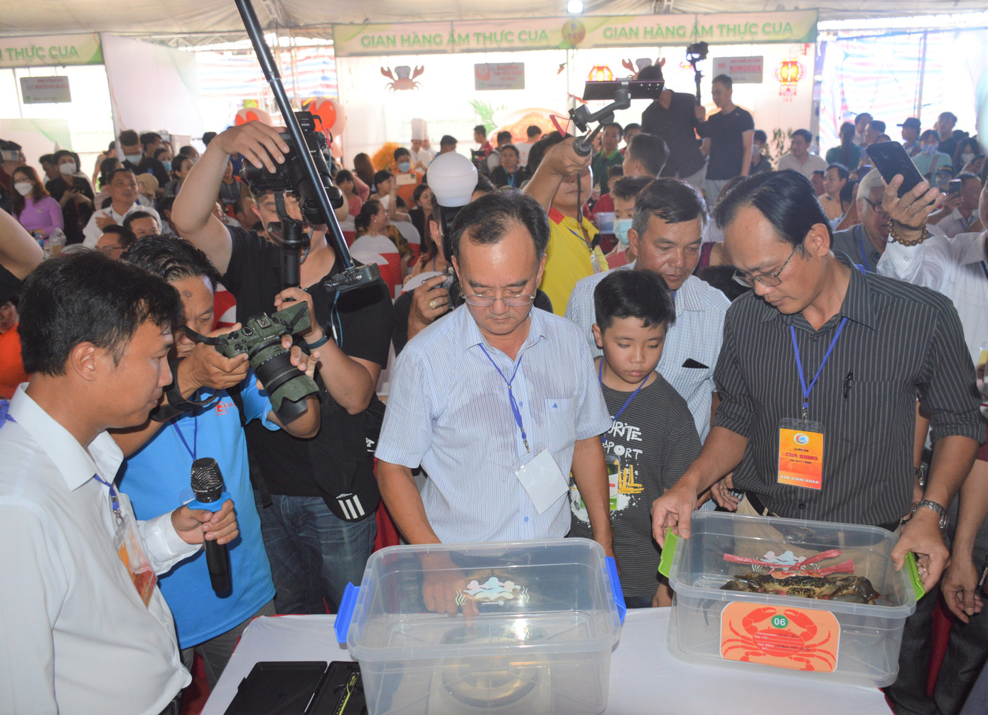 Nằm trong chuỗi sự kiện Ngày hội cua Cà Mau – Lần thứ I năm 2022, chiều 25/12, Trung tâm Xúc tiến đầu tư và hỗ trợ doanh nghiệp tỉnh tổ chức cuộc thi cua Cà Mau lớn nhất - cua Sumo (Sumo Crab).