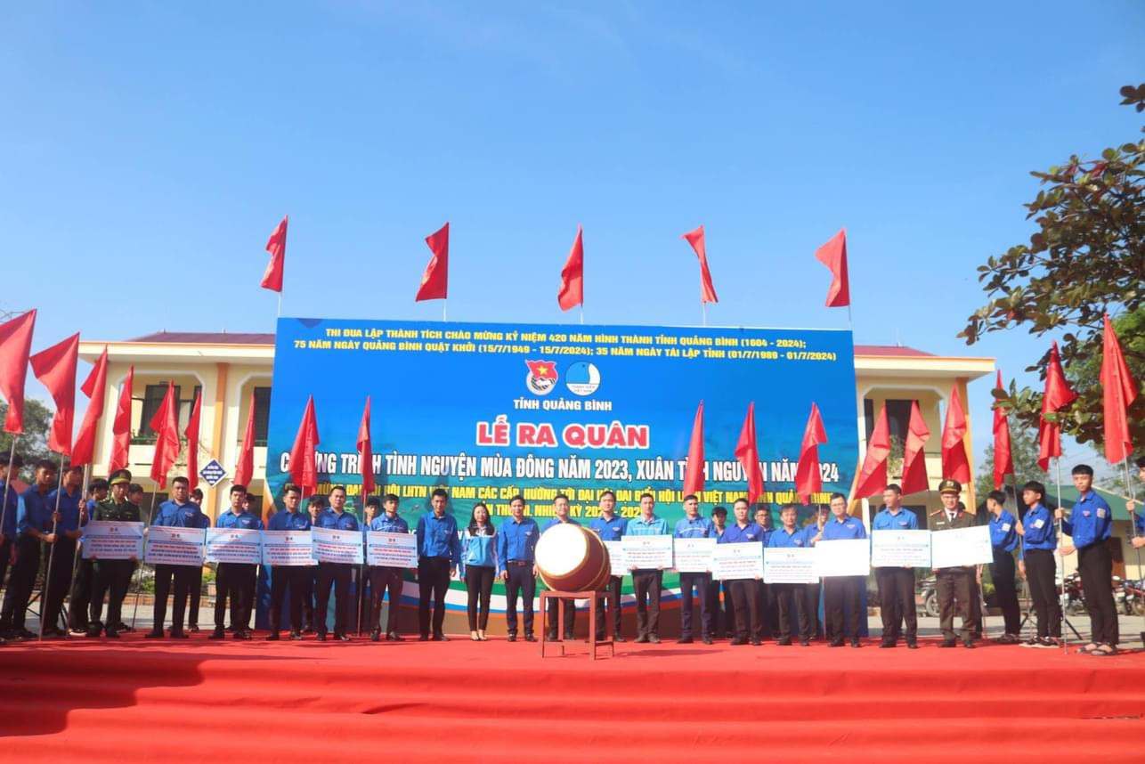 Lễ ra quân năm nay được tổ chức tại Trường Xuân, một xã miền núi rẻo cao của huyện Quảng Ninh Lễ ra quân năm nay được tổ chức tại Trường Xuân, một xã miền núi rẻo cao của huyện Quảng Ninh