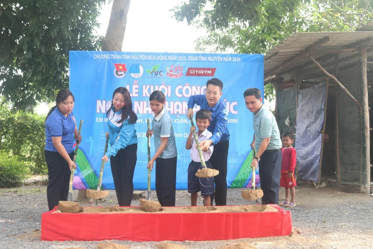 Ban tổ chức đã khởi công ngôi nhà hạnh phúc trị giá 80 triệu đồng cho một học sinh mồ côi trên địa bàn Ban tổ chức đã khởi công ngôi nhà hạnh phúc trị giá 80 triệu đồng cho một học sinh mồ côi trên địa bàn