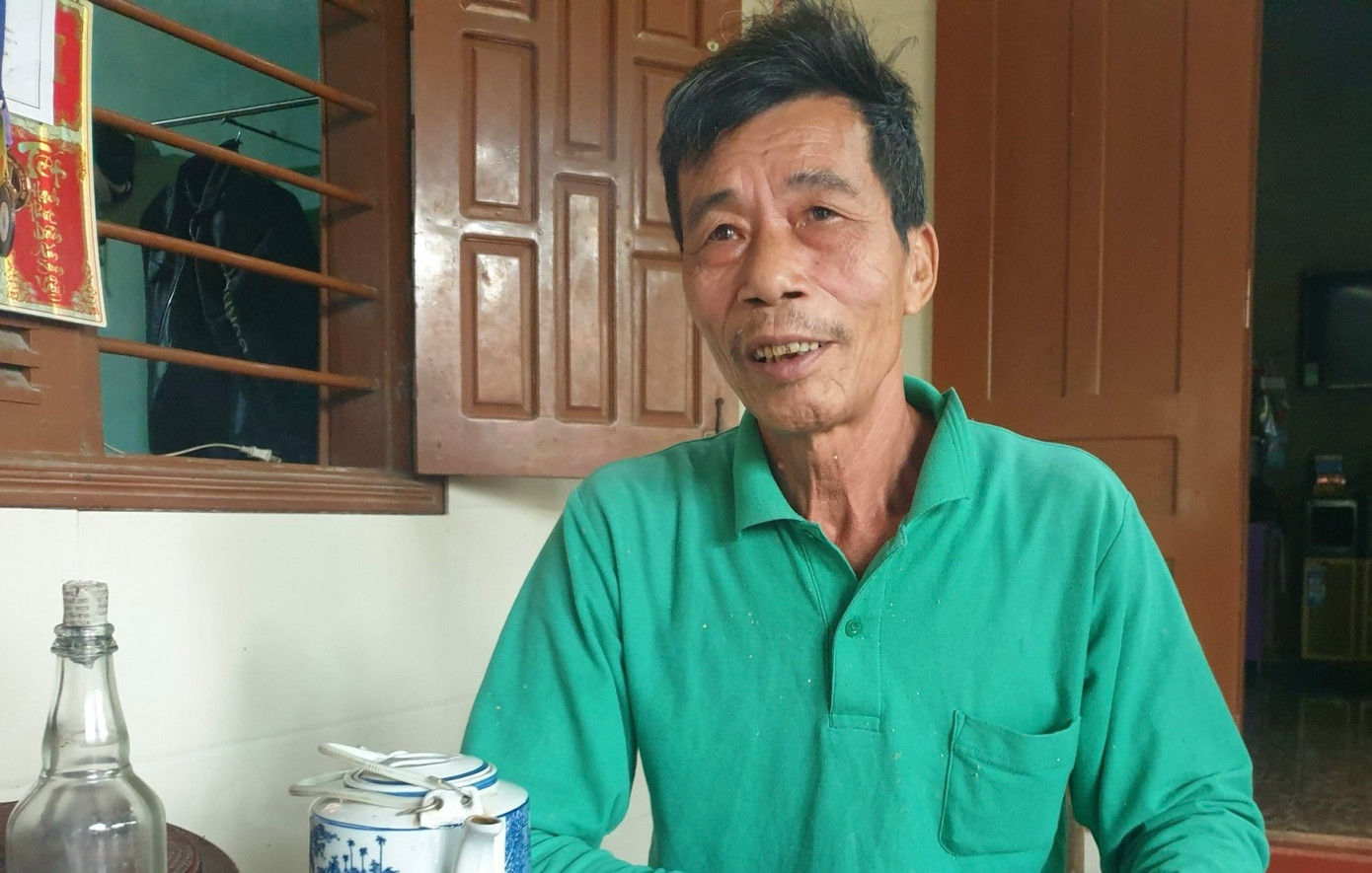 Ông Phụng bức xúc vì số tiền trợ cấp của mẹ già hơn 90 tuổi bị bớt xén phân nửa Ông Phụng bức xúc vì số tiền trợ cấp của mẹ già hơn 90 tuổi bị bớt xén phân nửa