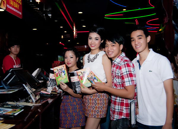 'Bà già' Thúy Nga 'cưa sừng làm nghé' ở rạp phim ảnh 4