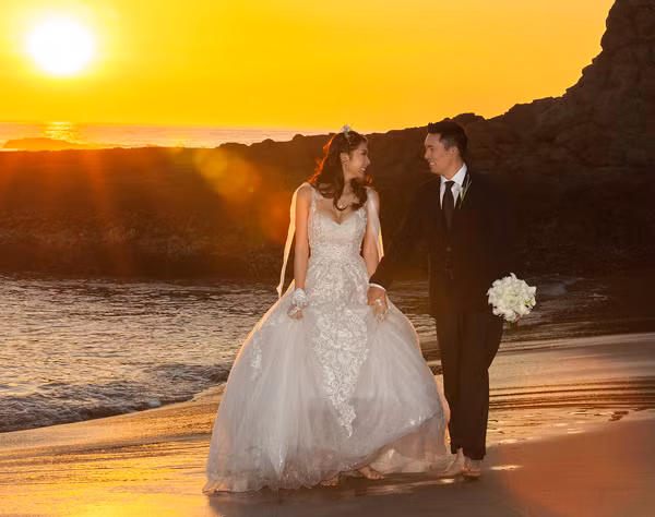 Ngọc Quyên và chồng đón hoàng hôn lãng mạn trên biển ảnh 5