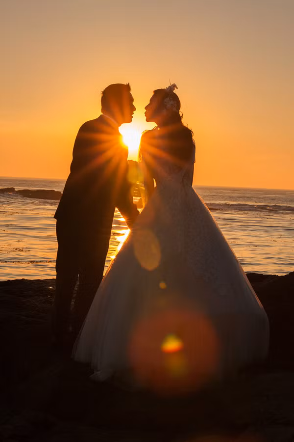 Ngọc Quyên và chồng đón hoàng hôn lãng mạn trên biển ảnh 3