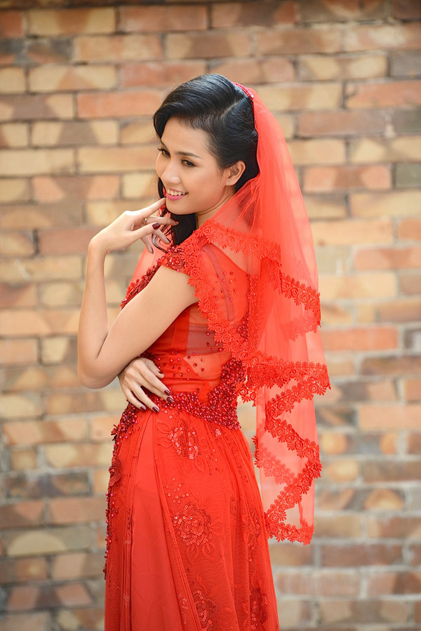 Phan Thị Mơ đẹp 'ngẩn ngơ' với áo dài ba miền ảnh 6