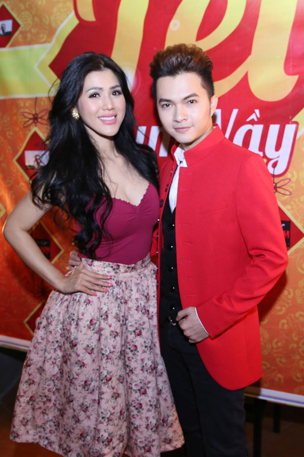 Trà Ngọc Hằng, Đinh Phương Ánh 'đọ' vòng 1 nóng bỏng ảnh 9