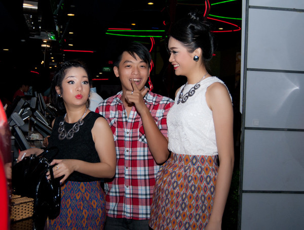 'Bà già' Thúy Nga 'cưa sừng làm nghé' ở rạp phim ảnh 2