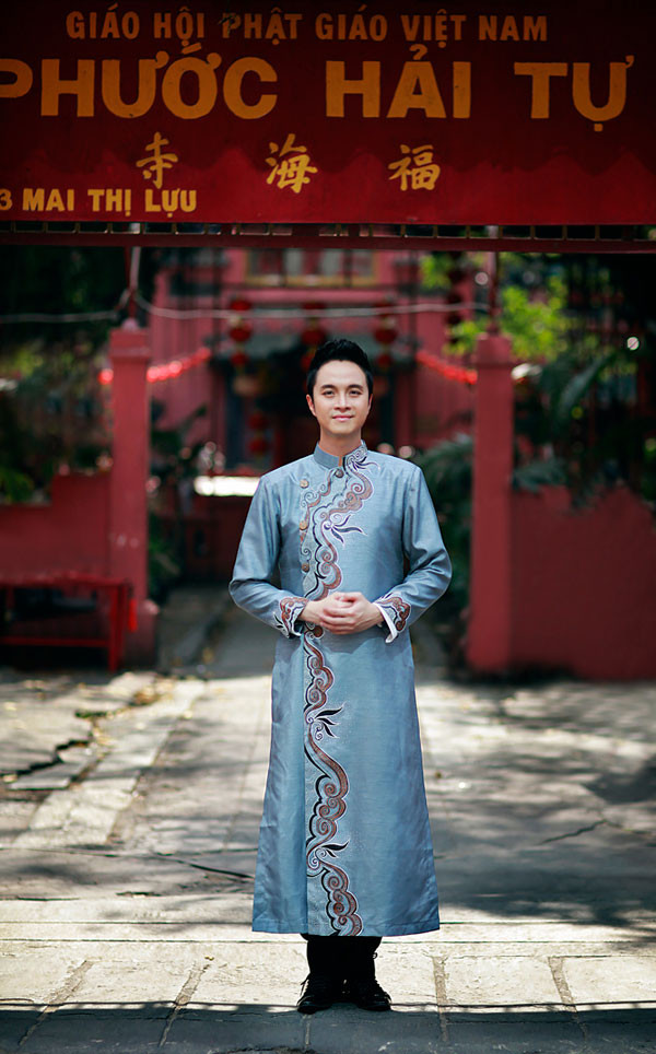 Nhật Tinh Anh bảnh bao trên phố ngày Tết ảnh 10