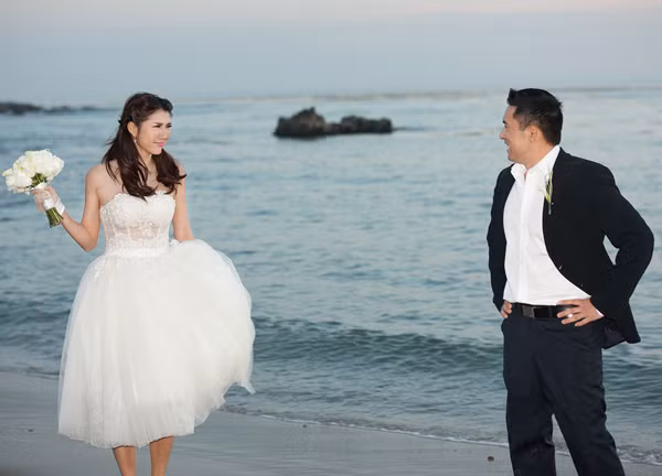 Ngọc Quyên và chồng đón hoàng hôn lãng mạn trên biển ảnh 12