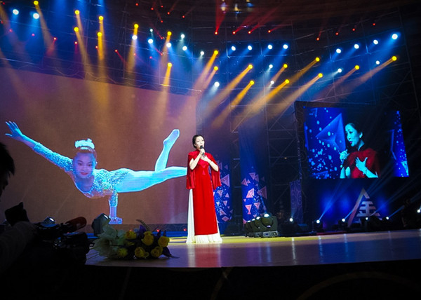 Phạm Thu Hà "chào Xuân" tại Trung Quốc ảnh 4