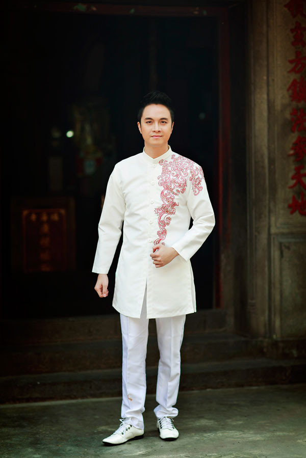 Nhật Tinh Anh bảnh bao trên phố ngày Tết ảnh 1