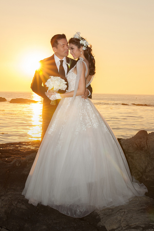 Ngọc Quyên và chồng đón hoàng hôn lãng mạn trên biển ảnh 1