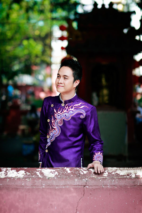 Nhật Tinh Anh bảnh bao trên phố ngày Tết ảnh 7