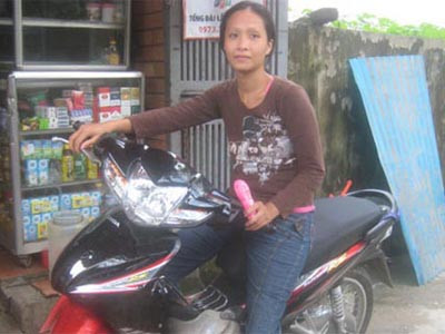 Nạn nhân sau khi mất xe cũ phải mua trả góp một chiếc xe mới để tiếp tục mưu sinh. Nạn nhân sau khi mất xe cũ phải mua trả góp một chiếc xe mới để tiếp tục mưu sinh