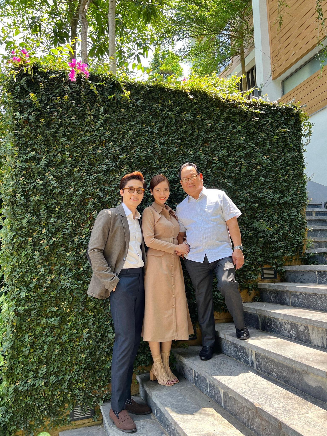 NSND Tiến Đạt (phải) đối đầu với mẹ con Vân Trang, chia rẽ tình cảm của Duy-Trang.