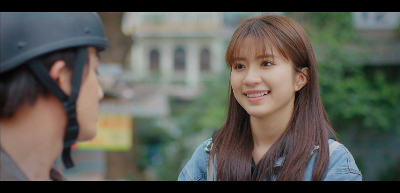 Vân Vân ngạc nhiên vì thấy Phong rất tinh tế. Vân Vân ngạc nhiên vì thấy Phong rất tinh tế.