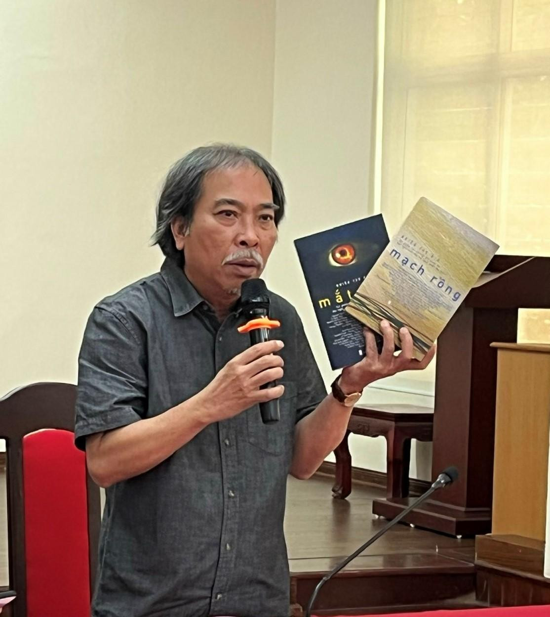 Chủ tịch Hội Nhà văn Việt Nam từ chối xét danh hiệu nhân dân, ưu tú cho các nhà văn. Ảnh: NGUYÊN KHÁNH Chủ tịch Hội Nhà văn Việt Nam từ chối xét danh hiệu nhân dân, ưu tú cho các nhà văn. Ảnh: NGUYÊN KHÁNH