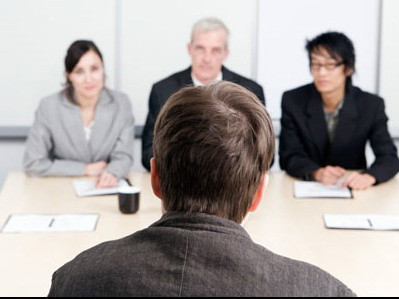 Nếu bạn thấy nhà tuyển dụng muốn tìm một người có đủ bằng cấp, kinh nghiệm trong khi bạn lại chưa đủ chuẩn, đừng bao giờ nói dối trong CV. Ảnh minh họa