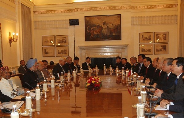 Thủ tướng Cộng hoà Ấn Độ Manmohan Singh và Tổng Bí thư Nguyễn Phú Trọng trước cuộc hội đàm. Ảnh: Trí Dũng – TTXVN. Thủ tướng Cộng hoà Ấn Độ Manmohan Singh và Tổng Bí thư Nguyễn Phú Trọng trước cuộc hội đàm. Ảnh: Trí Dũng – TTXVN