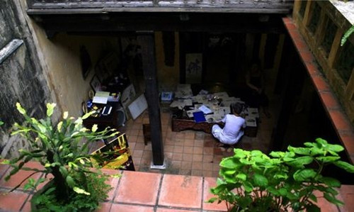 “Người Pháp có Paris, người Anh có London, người Trung Quốc có Thượng Hải… Trong các sách vở, trên các báo chí, họ nói đến thành phố của họ một cách tha thiết, mến yêu... Chúng ta cũng có Hà Nội, một thành phố rất nhiều vẻ đẹp vì Hà Nội đẹp thật và cũng vì chúng ta mến yêu. Yêu mến Hà Nội với tâm hồn người Hà Nội cũng như người Paris chính hiệu yêu mến Paris...