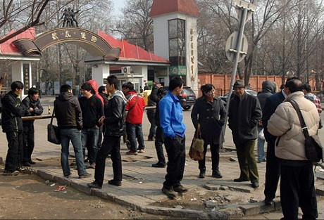 “Chợ diễn viên quần chúng”. “Chợ diễn viên quần chúng”