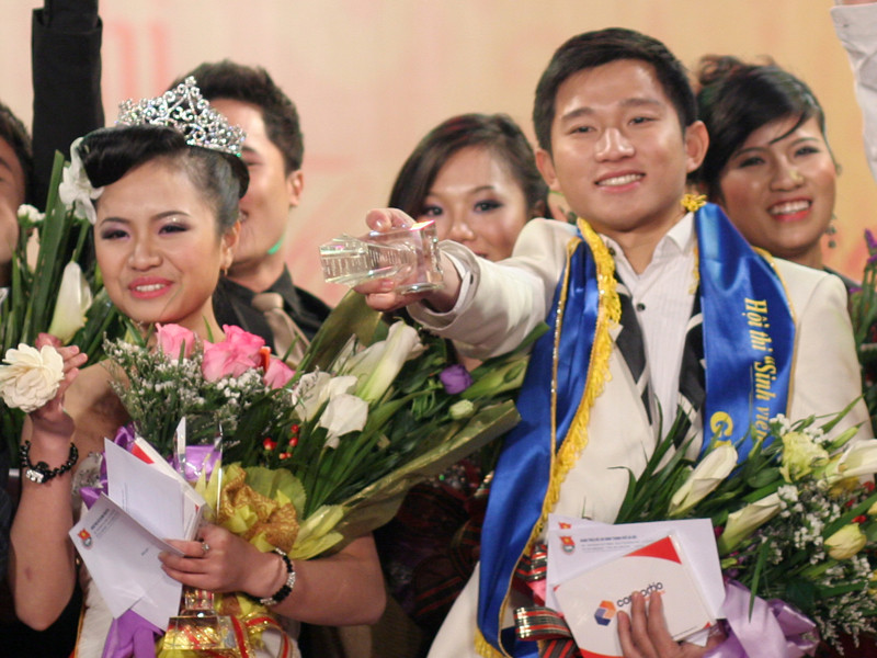 Tuyết Anh - Xuân Dũng cặp đôi tài sắc nhất của đêm Chung kết tài sắc sinh viên Thủ đô 2012