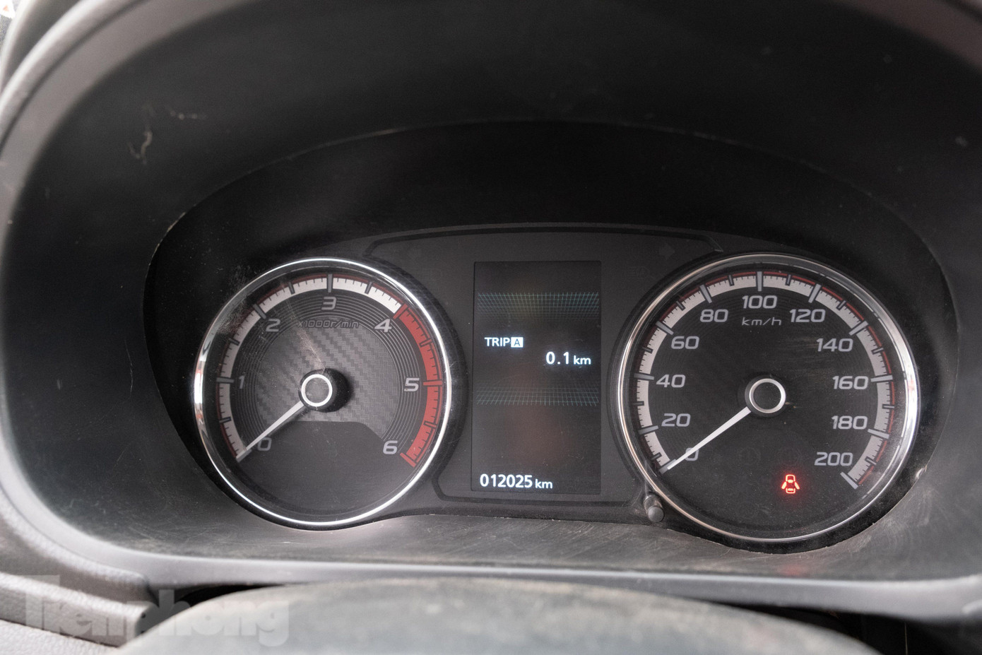 Theo tay đua Trần Phát, tốc độ tối đa của xe khi lăn bánh trên địa hình hiểm trở lên đến 150 km/h.