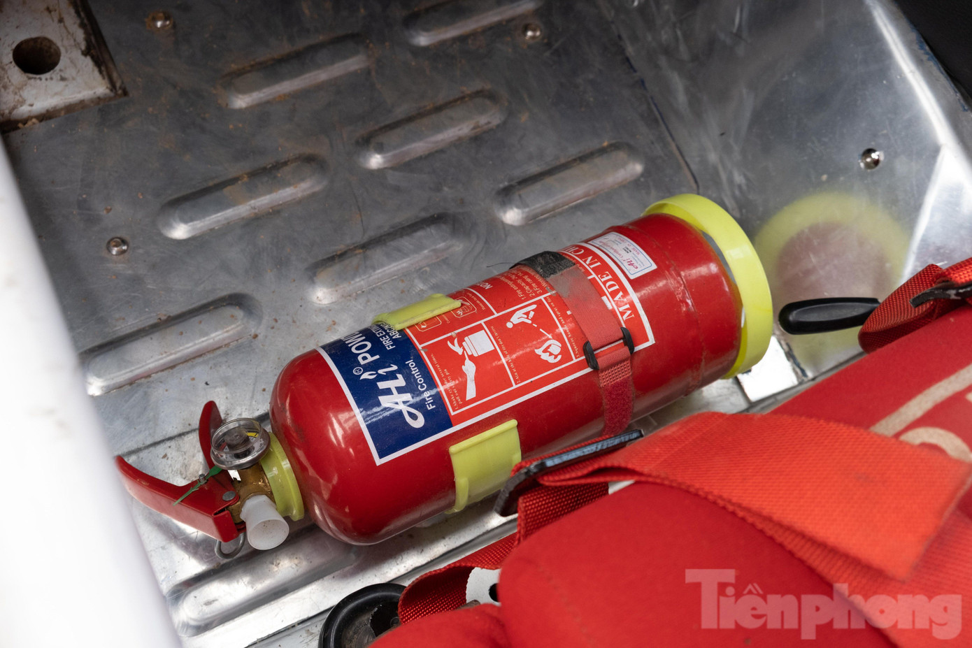 Bình cứu hỏa là trang bị bắt buộc để đảm bảo an toàn, phòng tránh nguy cơ hỏa hoạn.