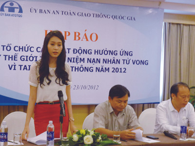 Đại sứ thiện chí ATGT Đặng Thu Thảo. Ảnh: Đức Nam